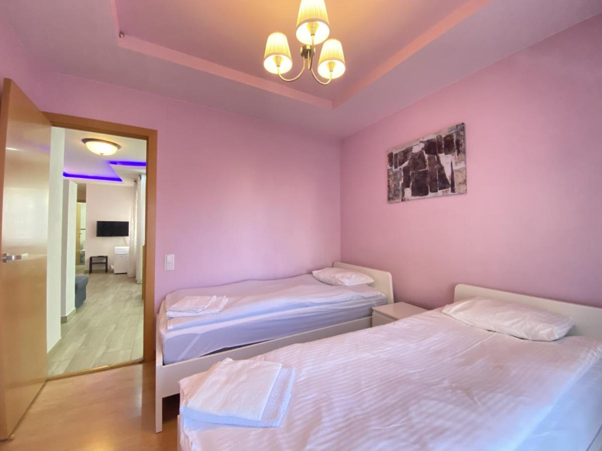 Entire New Apartment 20' From Barcelona Sabadell Exterior photo